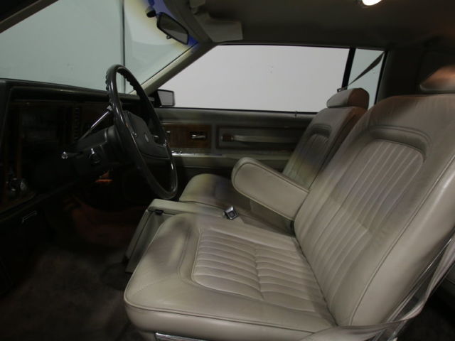 superclean riviera, 25k original miles, original desert car, loaded w/luxury!!