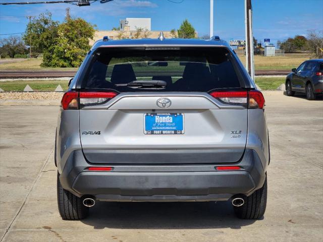 2019 toyota rav4 xle