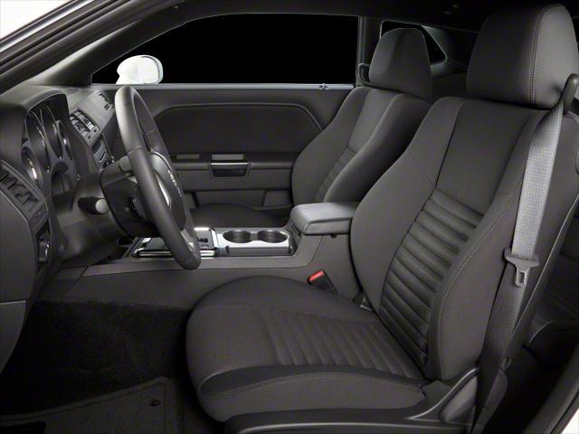 2012 dodge challenger sxt