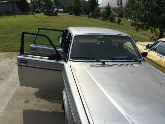1982 volvo 240 diesel immediate $ 300.00 deposit required