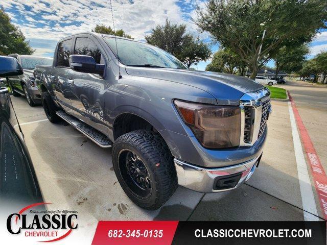 2018 nissan titan sv