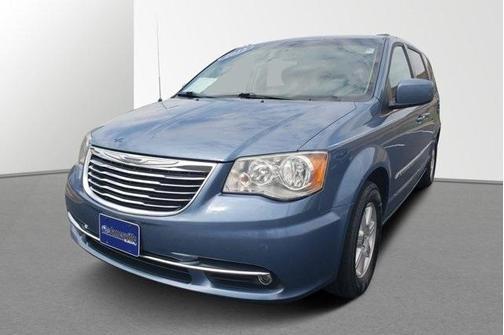 2012 chrysler town & country in dulles, virginia
