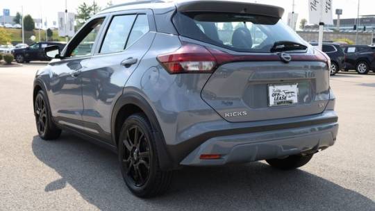 2022 nissan kicks sr