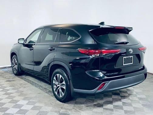 2021 toyota highlander xle in westborough, massachusetts