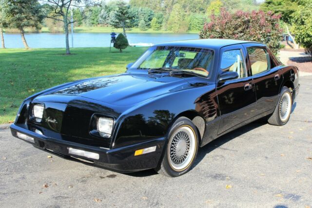1990 avanti touring sedan-unusual history - 5950 original miles - survivor class