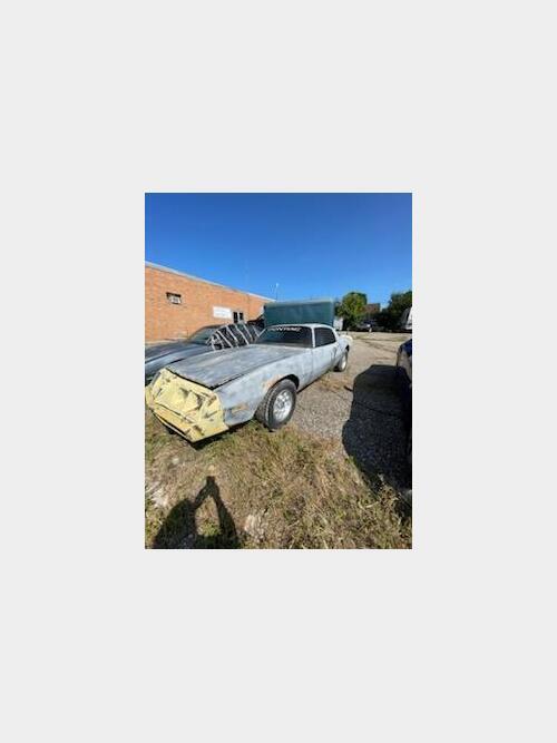 1980 pontiac esprit firebird project car. 136167 miles. has a big block motor but