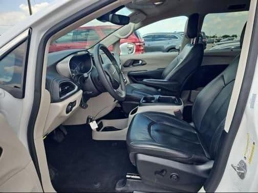 2022 chrysler pacifica touring-l in iowa city, iowa