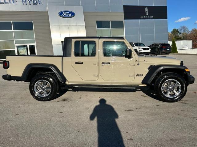 2020 jeep gladiator sport