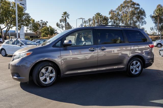 2015 toyota sienna le
