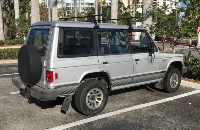 1989 mitsubishi montero ls sport. original owner, 162,000 easy miles, no damage