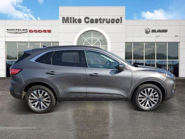 2022 ford escape titanium in cincinnati, ohio