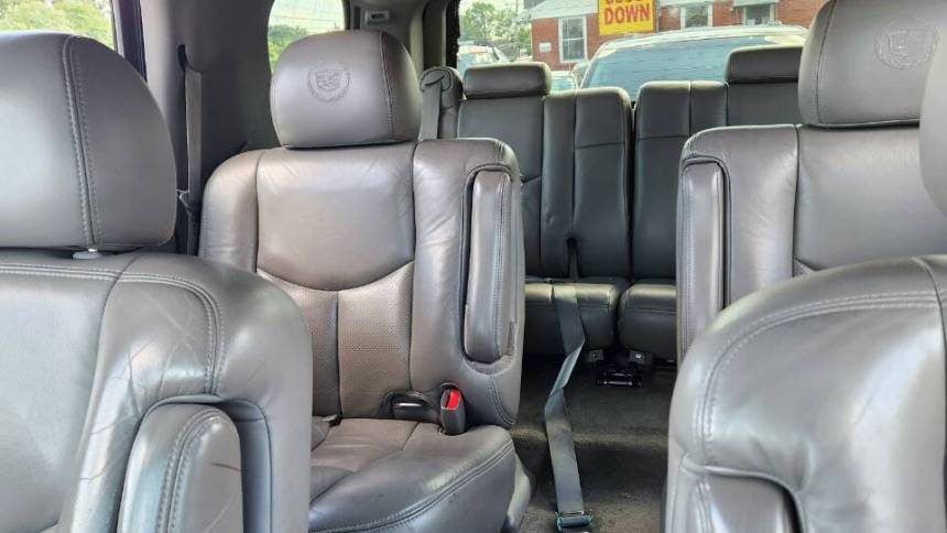 2004 cadillac escalade base