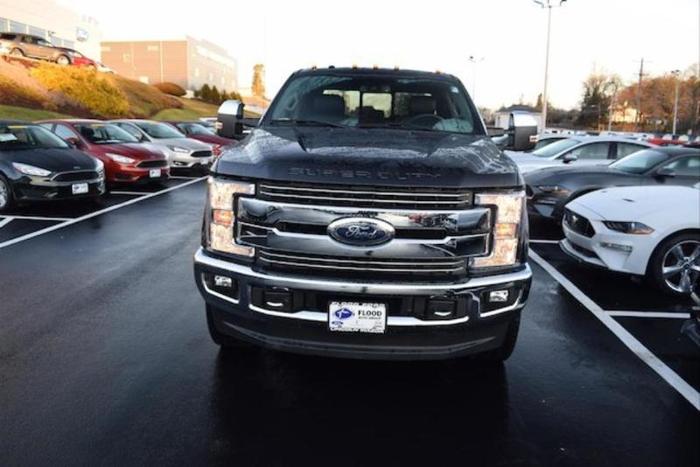 2017 ford f-350 super duty xlt 4x4 xlt 4dr crew cab 6.8 ft. sb srw pickup for sale in narragansett, rhode island