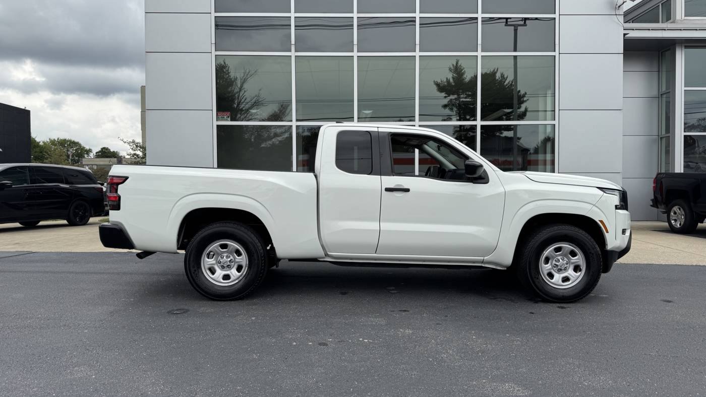 2022 nissan frontier s