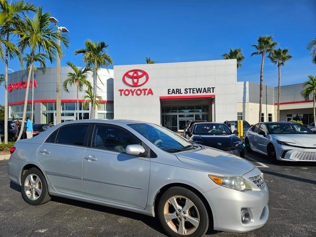 2013 toyota corolla le