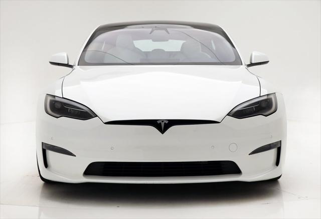 2022 tesla model s base