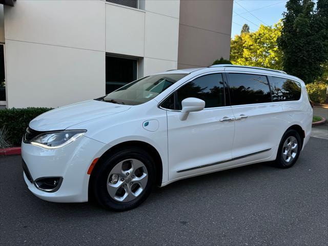 2018 chrysler pacifica hybrid touring l