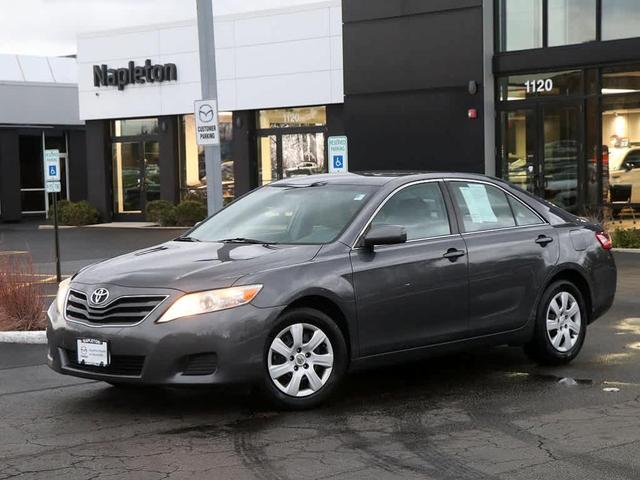 2011 toyota camry le