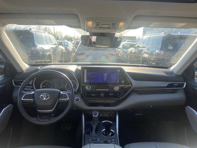 2023 toyota highlander xle