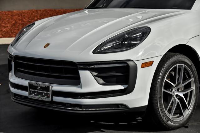 2022 porsche macan base