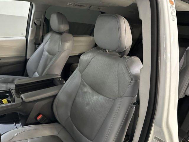 2021 toyota sienna limited