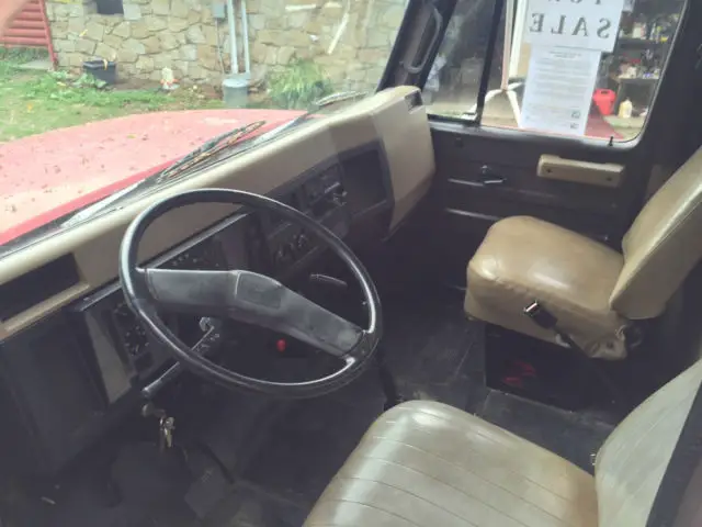 box truck, 18 ft. w/liftgate and 74in rollup door. 7.2l diesel, automatic