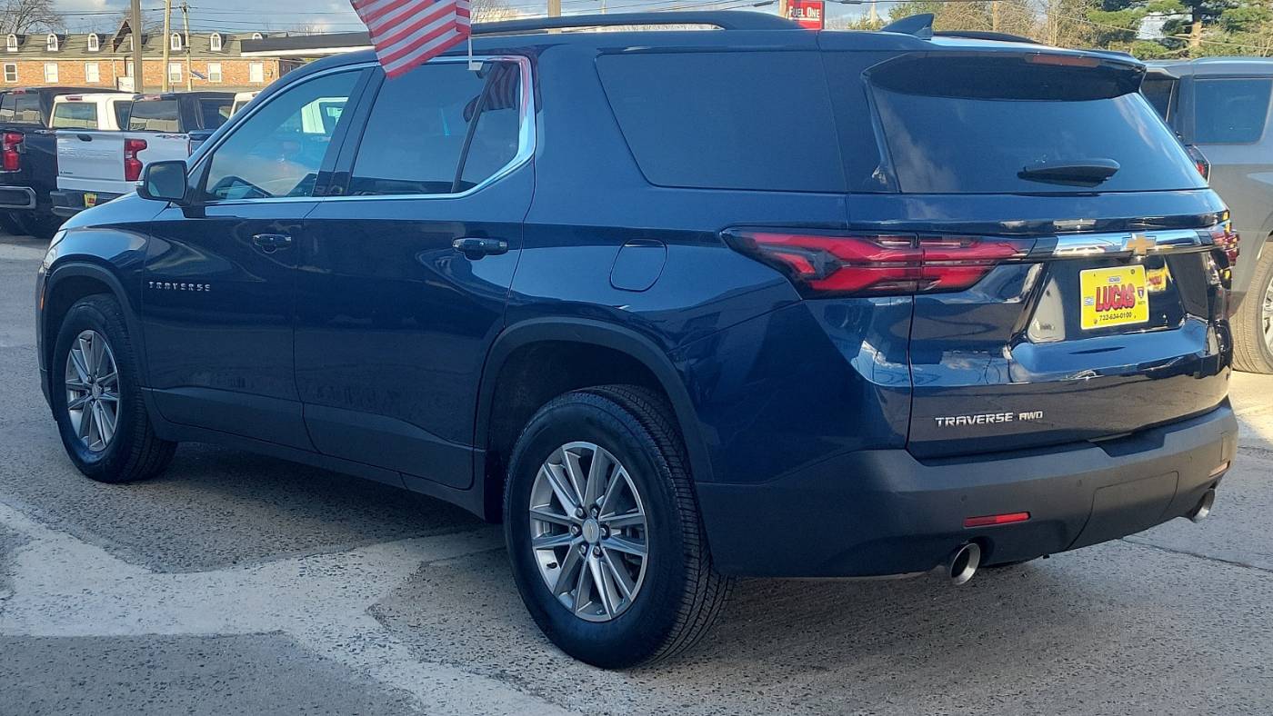 2023 chevrolet traverse lt leather