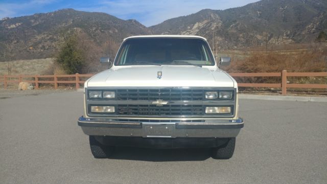 low mileage very clean solid rustfree 1 owner square body 4wd! like gmc