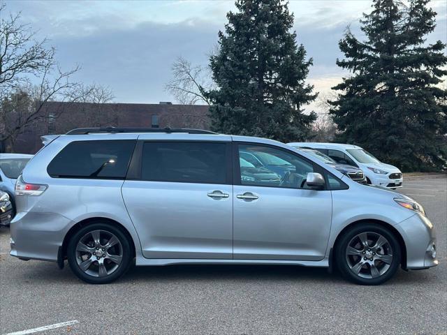 2016 toyota sienna se premium