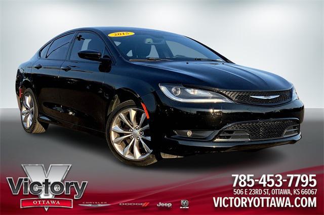 2015 chrysler 200 s