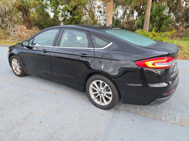 2019 ford fusion se