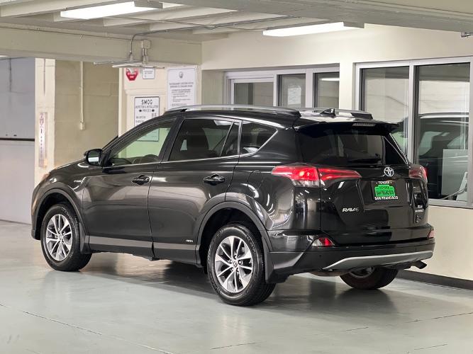 used 2018 toyota rav4 hybrid xle