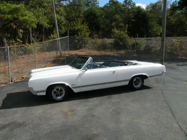 1965 oldsmobile cutlass convertible less than 3,500 made, cold factory air, nice