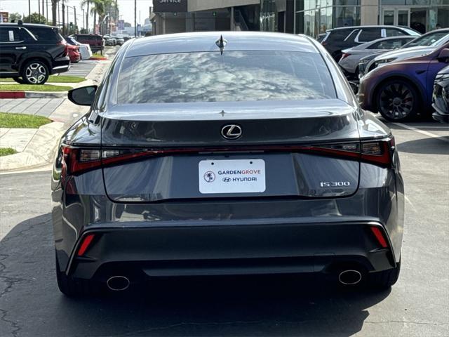 2022 lexus is 300 base