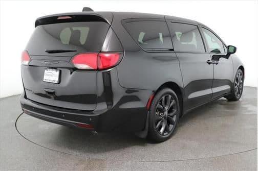 2020 chrysler pacifica touring in tinton falls, new jersey