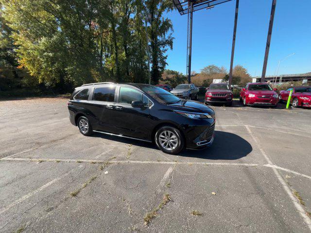 2023 toyota sienna xle 8 passenger