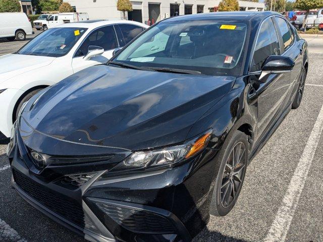 2021 toyota camry se