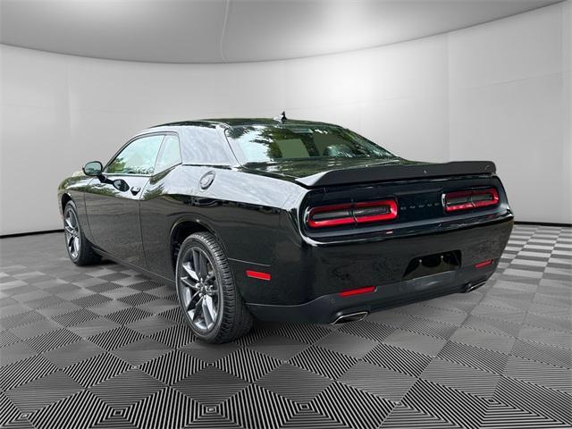 2021 dodge challenger sxt