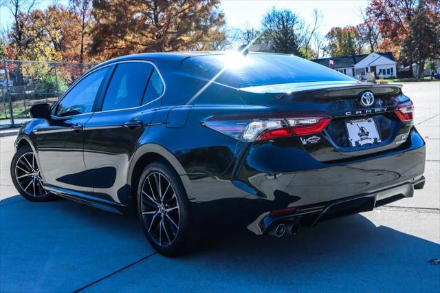 2021 toyota camry se