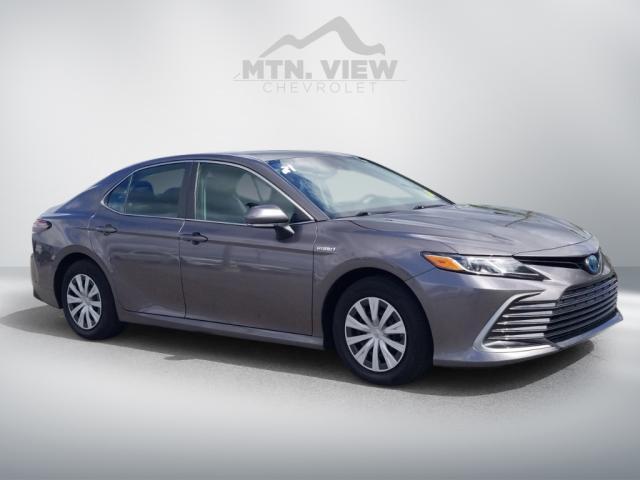 2021 toyota camry hybrid le