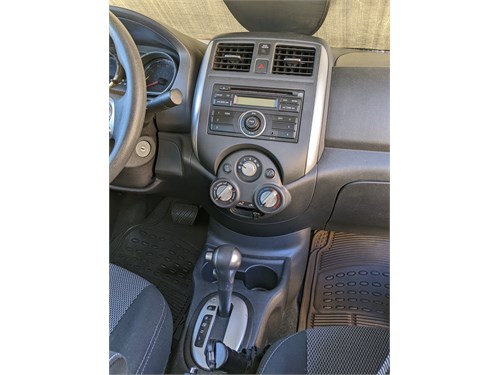 2014 Nissan Versa sv