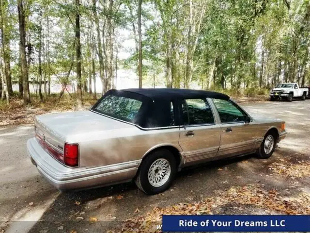 1994 lincoln town car, gold with 214,329 miles available now!