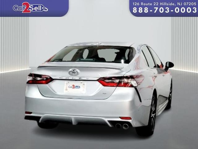 2021 toyota camry se