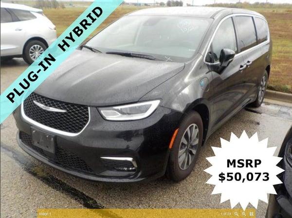 2022 chrysler pacifica in hartford, wisconsin