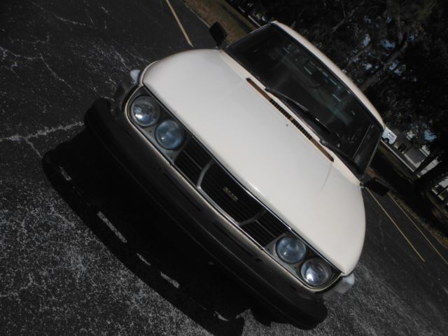 1977 saab 99 gl runs good, nice interior. can't drive a stick any more