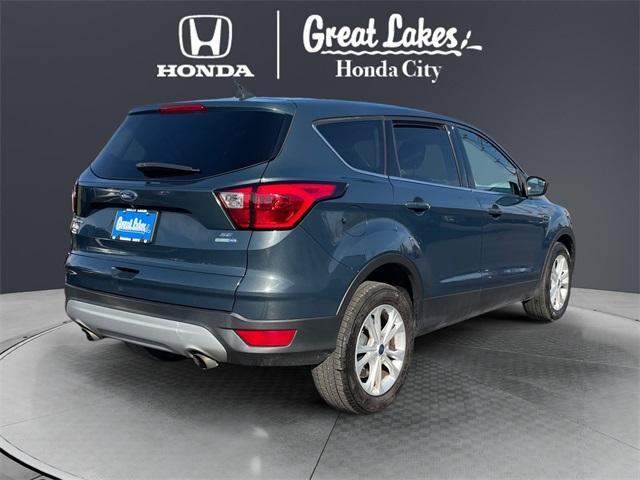 2019 ford escape se