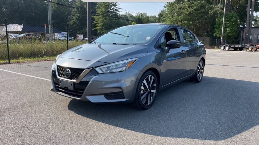 2022 nissan versa sr