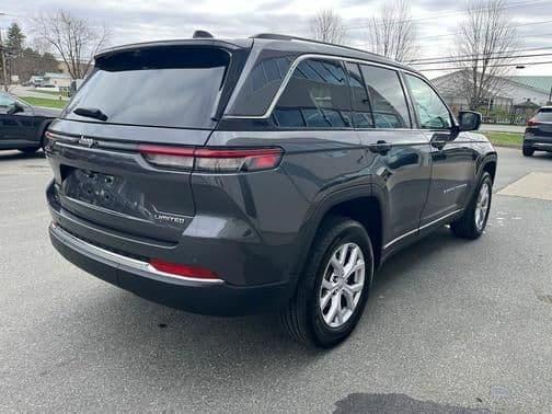 2022 jeep grand cherokee limited in brattleboro, vermont