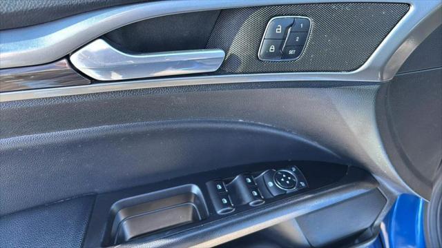 2017 ford fusion se