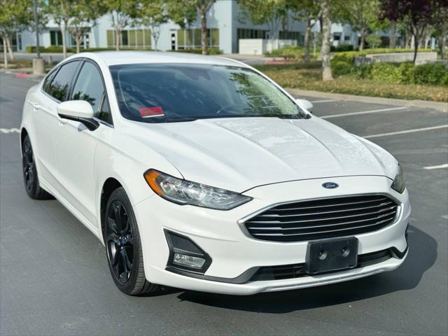 2020 ford fusion se